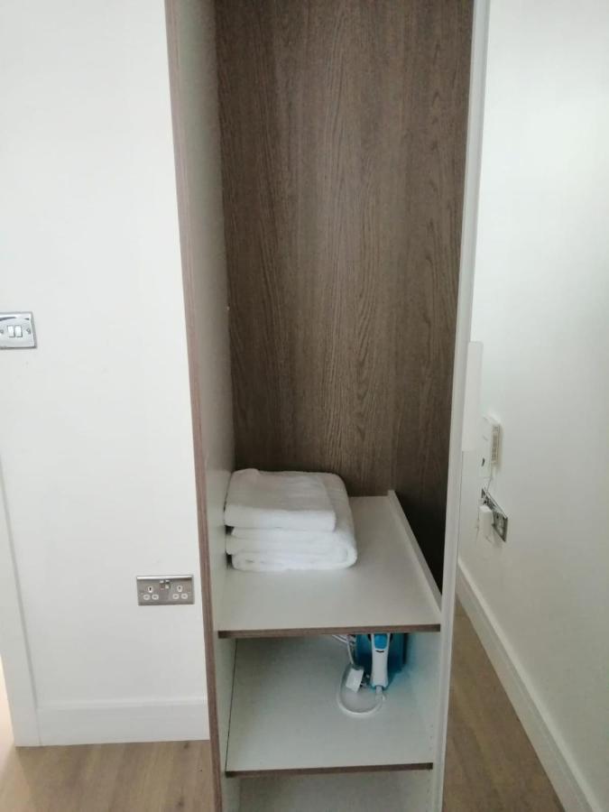 Apartment No 8 - Stay In Style In The Heart Of The Cathedral City. Truro Extérieur photo