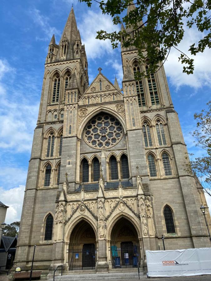 Apartment No 8 - Stay In Style In The Heart Of The Cathedral City. Truro Extérieur photo