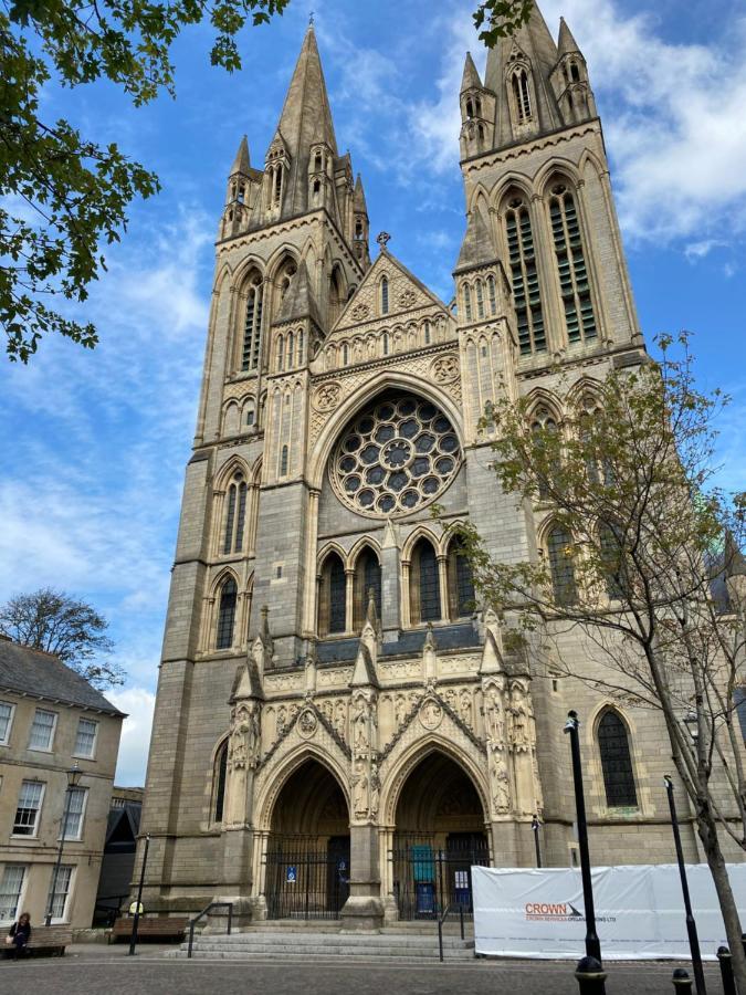 Apartment No 8 - Stay In Style In The Heart Of The Cathedral City. Truro Extérieur photo