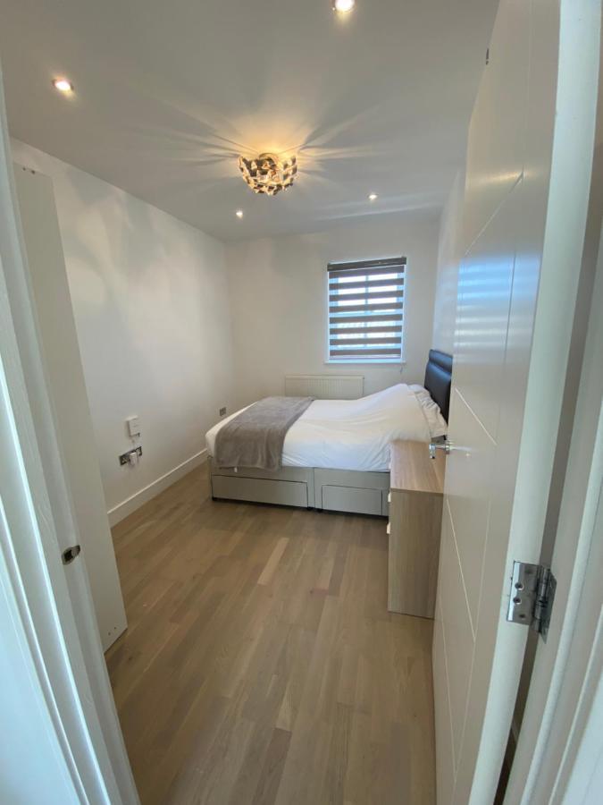 Apartment No 8 - Stay In Style In The Heart Of The Cathedral City. Truro Extérieur photo