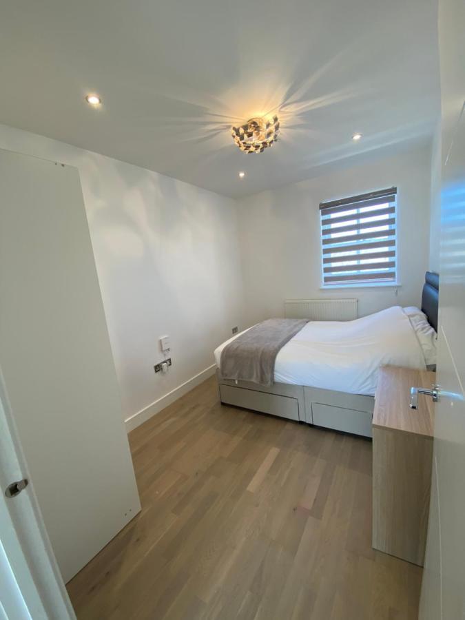 Apartment No 8 - Stay In Style In The Heart Of The Cathedral City. Truro Extérieur photo