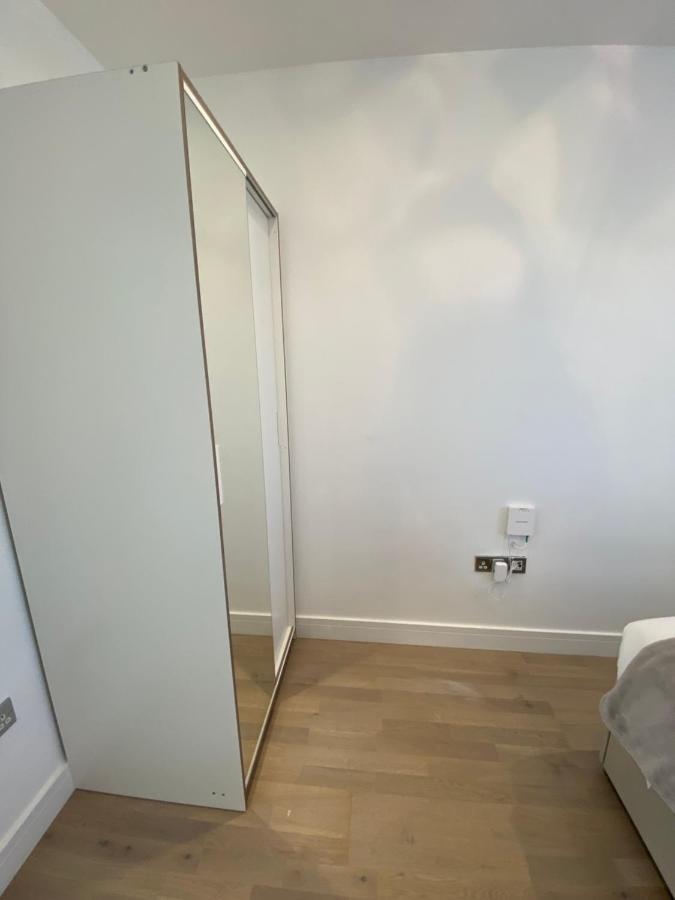 Apartment No 8 - Stay In Style In The Heart Of The Cathedral City. Truro Extérieur photo