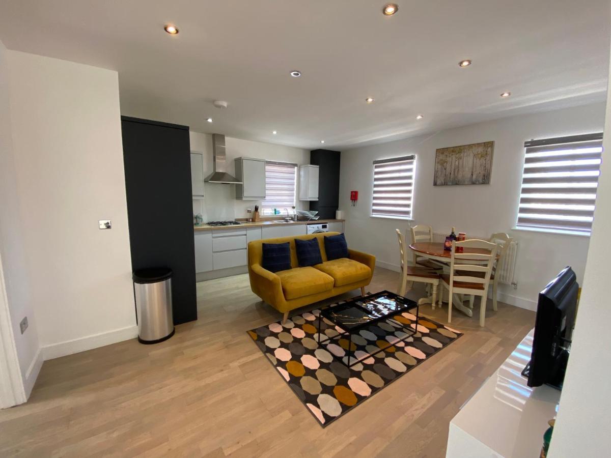 Apartment No 8 - Stay In Style In The Heart Of The Cathedral City. Truro Extérieur photo