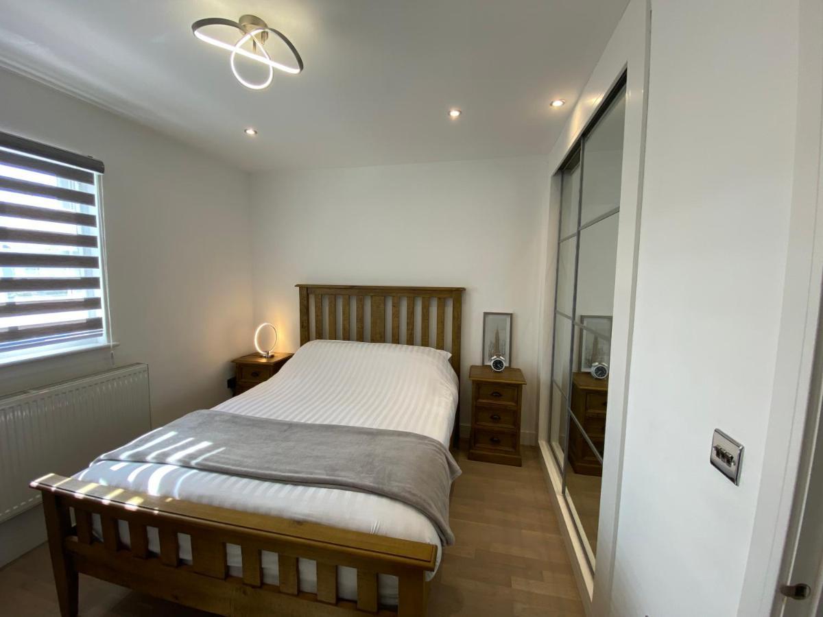 Apartment No 8 - Stay In Style In The Heart Of The Cathedral City. Truro Extérieur photo