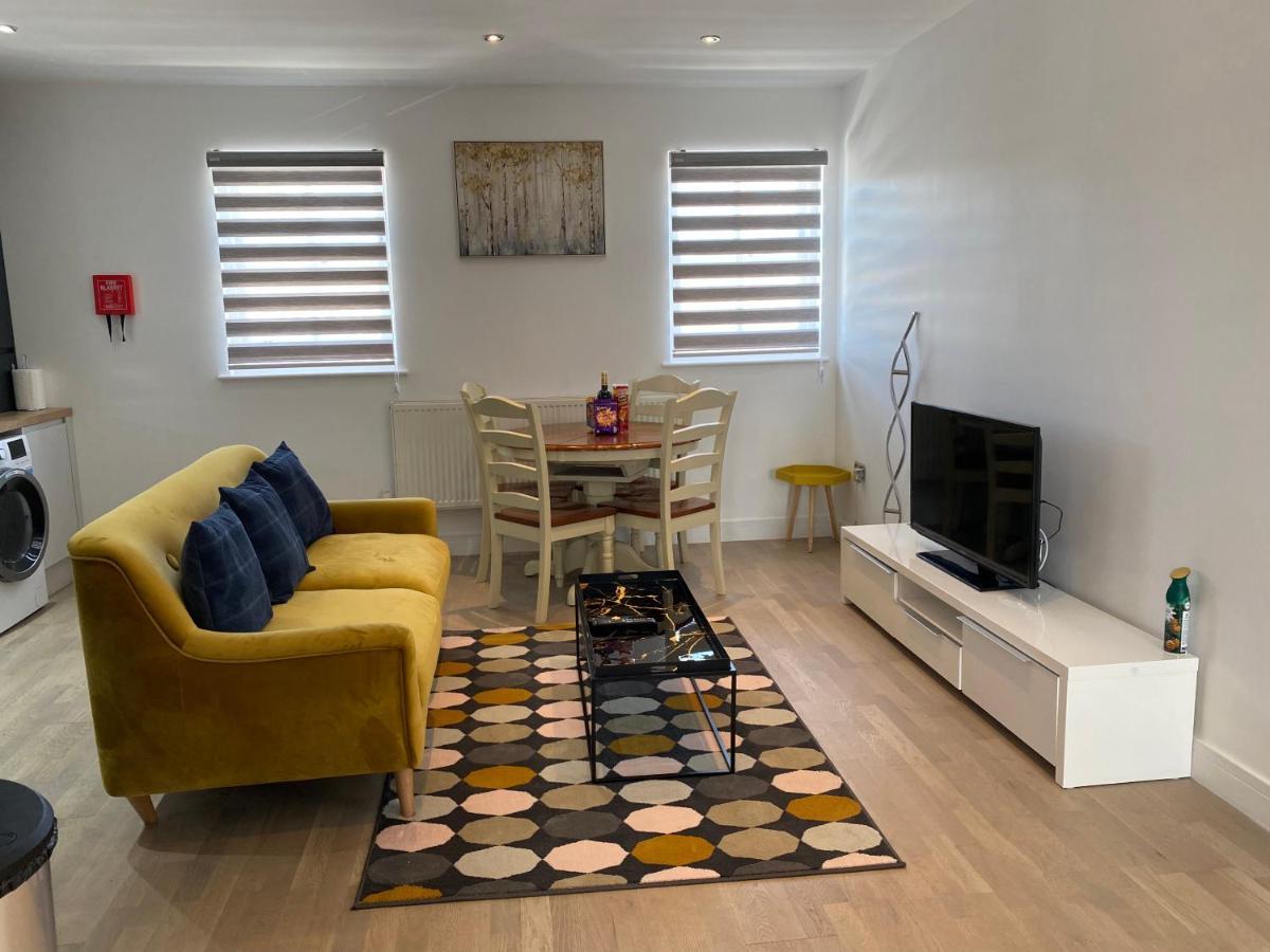 Apartment No 8 - Stay In Style In The Heart Of The Cathedral City. Truro Extérieur photo