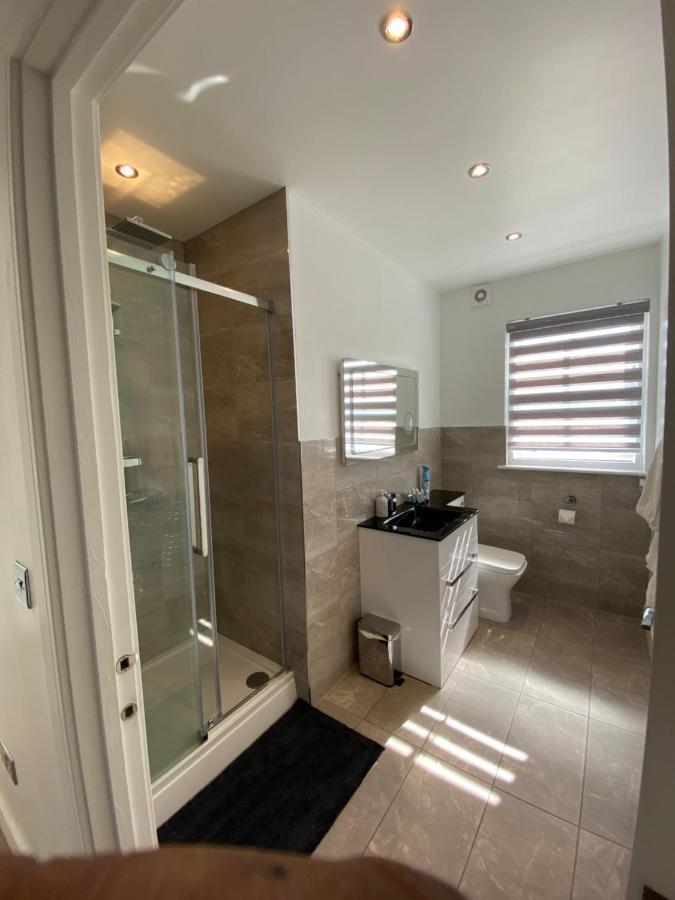 Apartment No 8 - Stay In Style In The Heart Of The Cathedral City. Truro Extérieur photo
